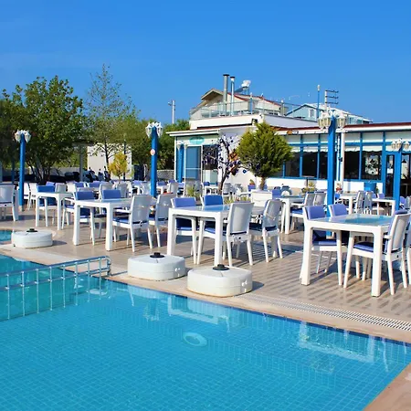 Mavi Restaurant & 1 *