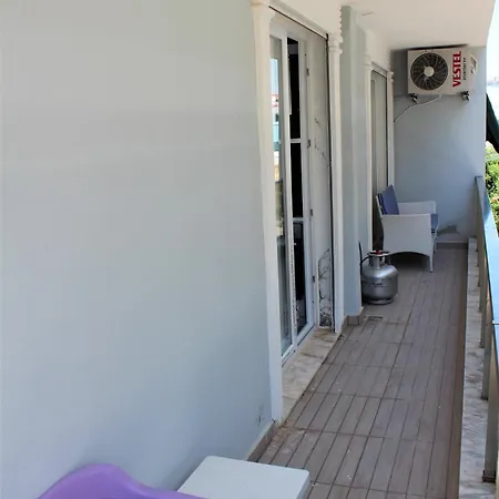 Mavi Restaurant & 1 Apartment