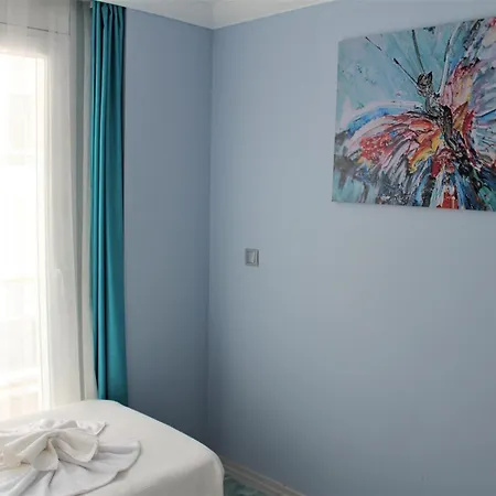 Mavi Restaurant & 1 Apartment